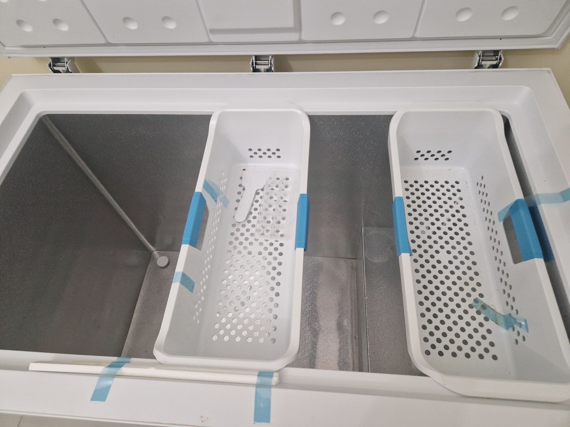 Продам морозильную камеру Midea
