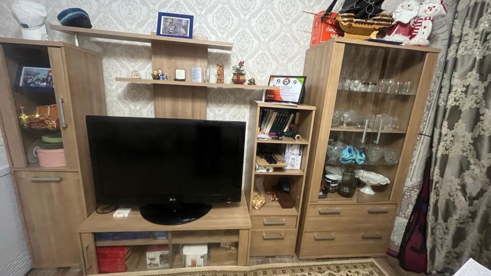 Гостиная стенка+шкаф для посуды