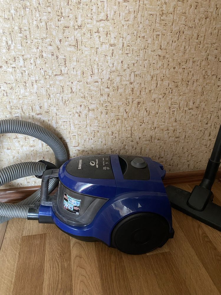Продам пылесос на запчасти
