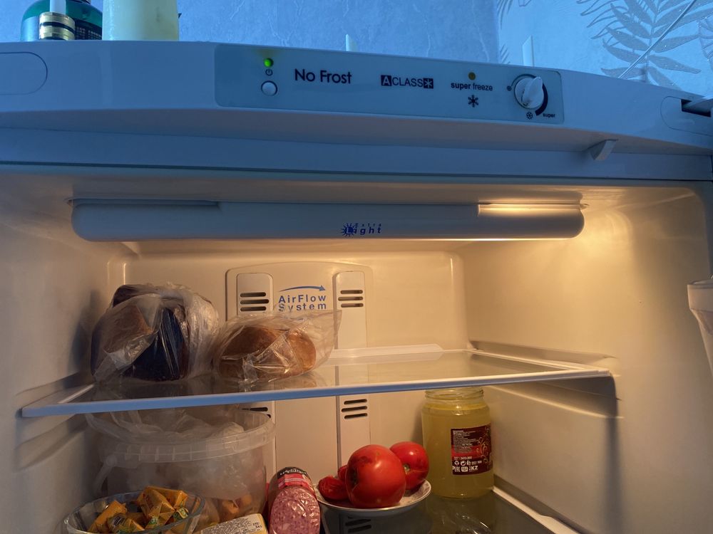 Продам холодильник Indesit