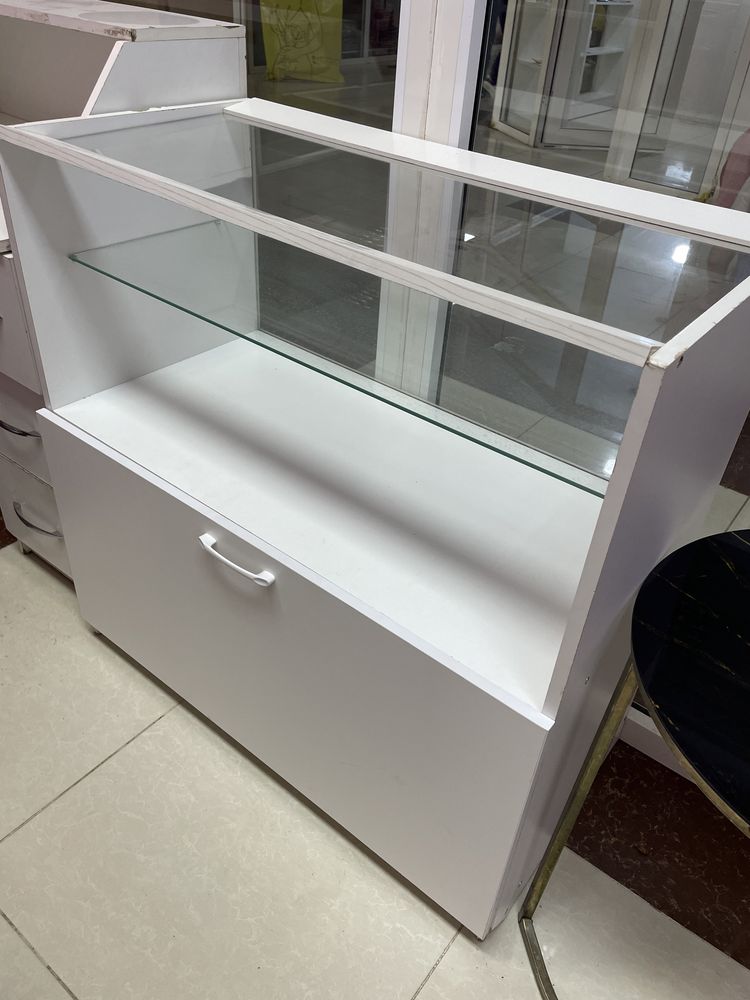 Продается мебель для бутика
