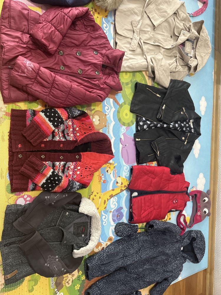 Продам теплые вещи для девочки