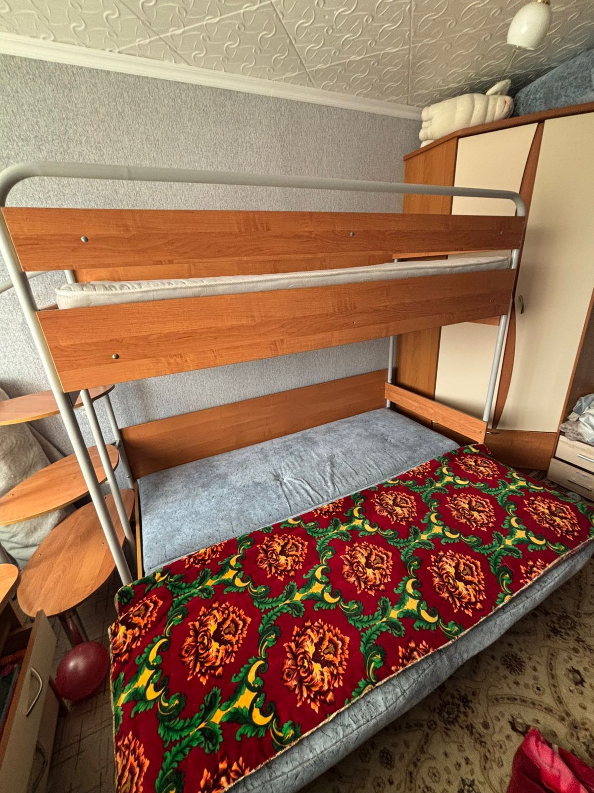 Продаю двухъярусную кровать