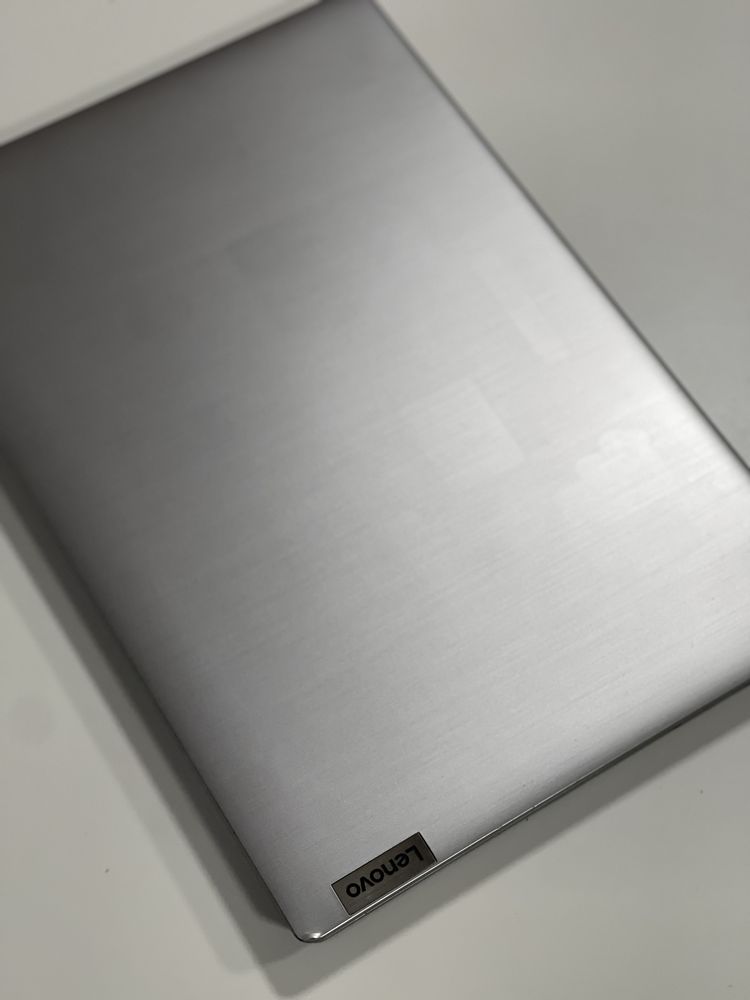 Продается ноутбук Lenovo Ideapad 3