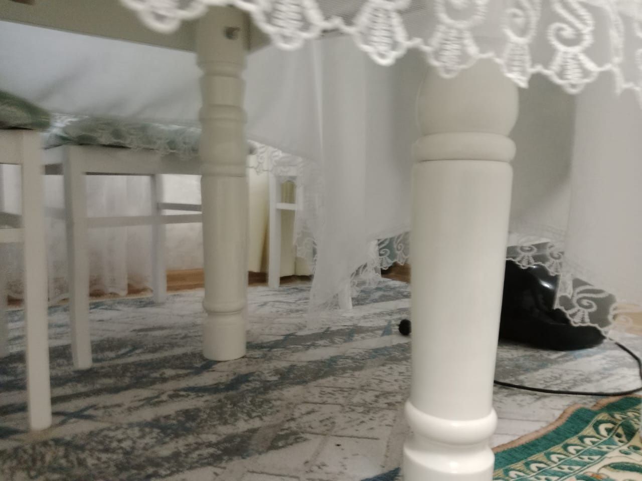 Стол сатылады б/у Сост жақсы.