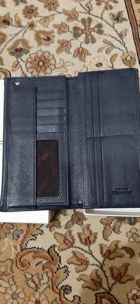 Продам кожанные валютницы Prensiti и Karya