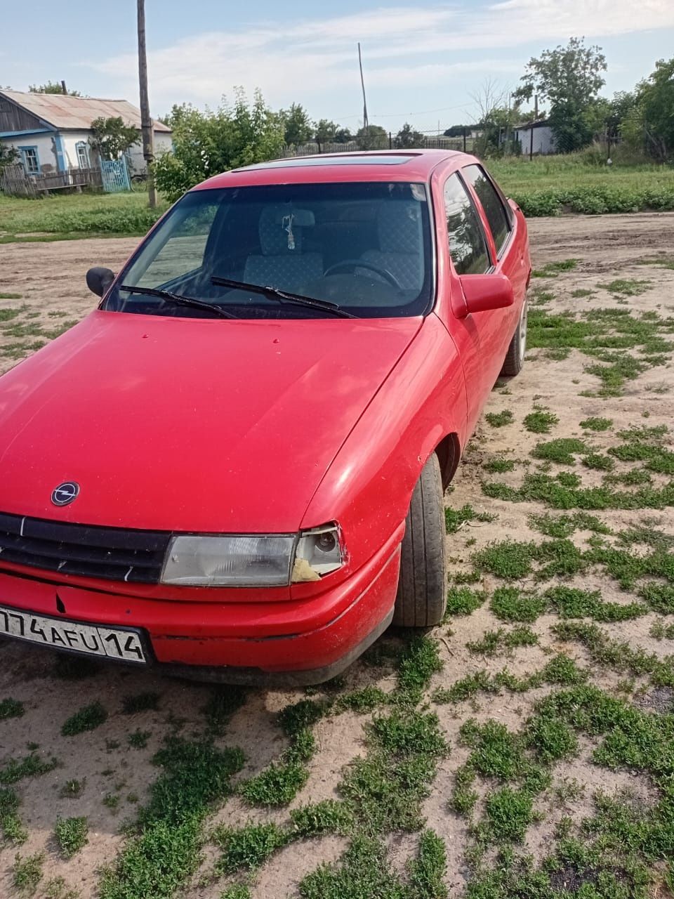 Продам машину,в среднем состоянии