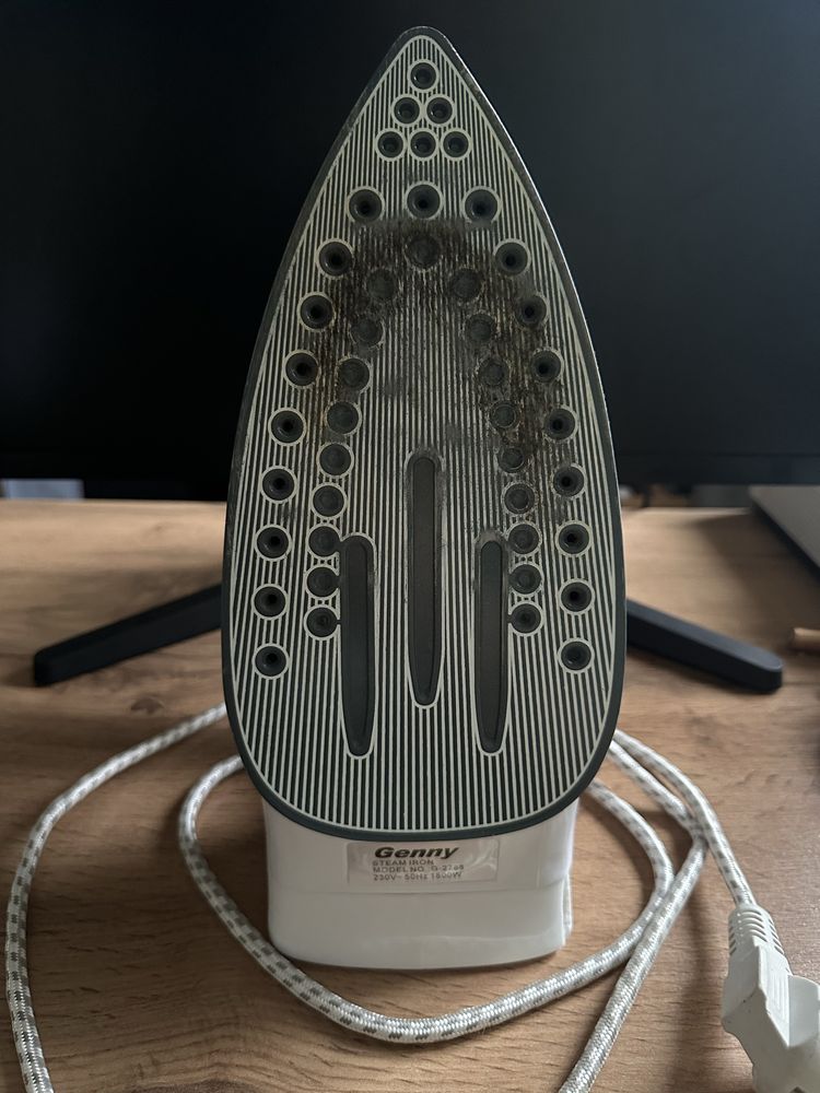 Утюг Genny 1800W