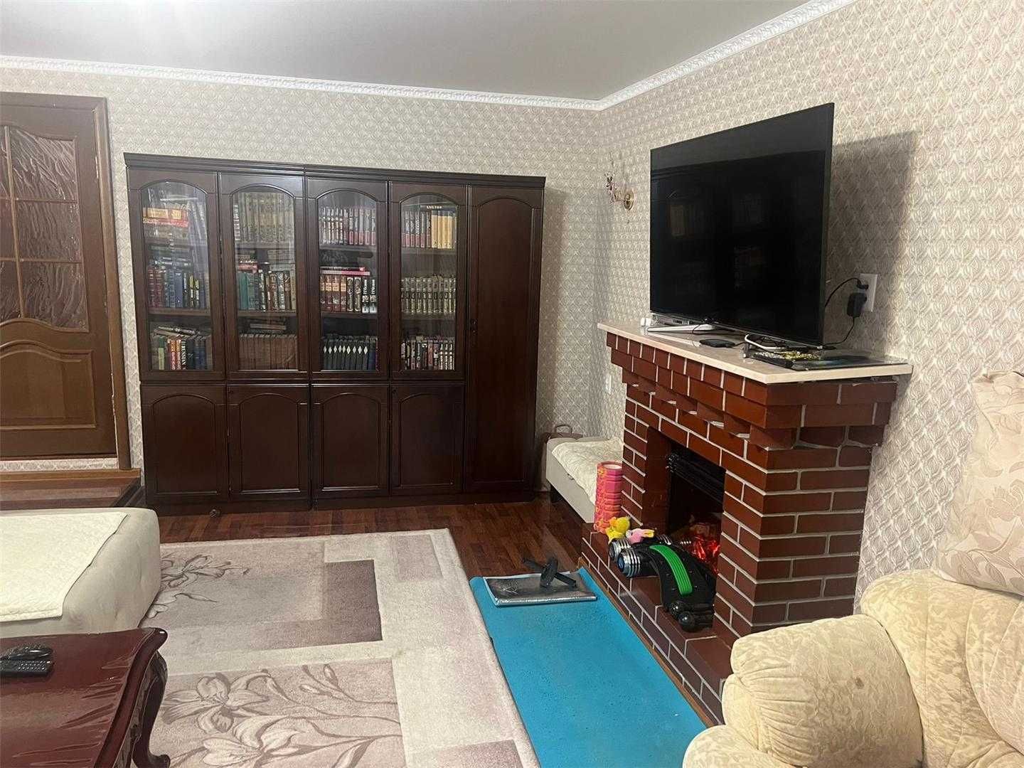 Продам  5-ти комн квартиру болгарского типа, блочный