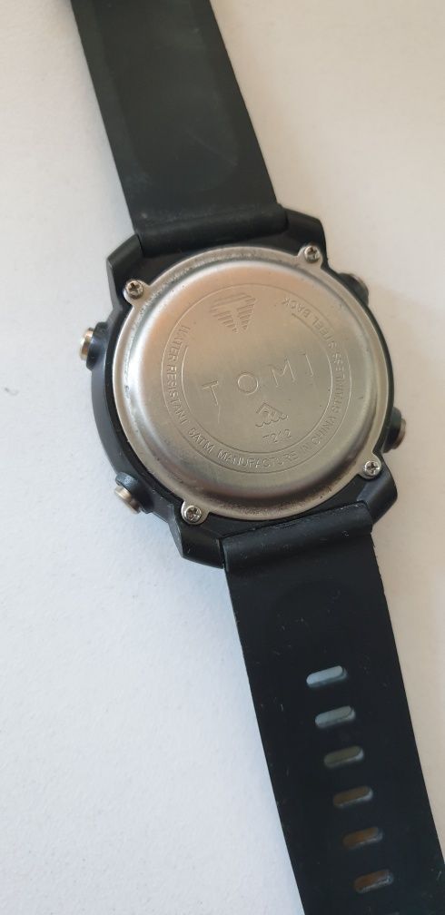 Электронные часы TOMI Digital Watch