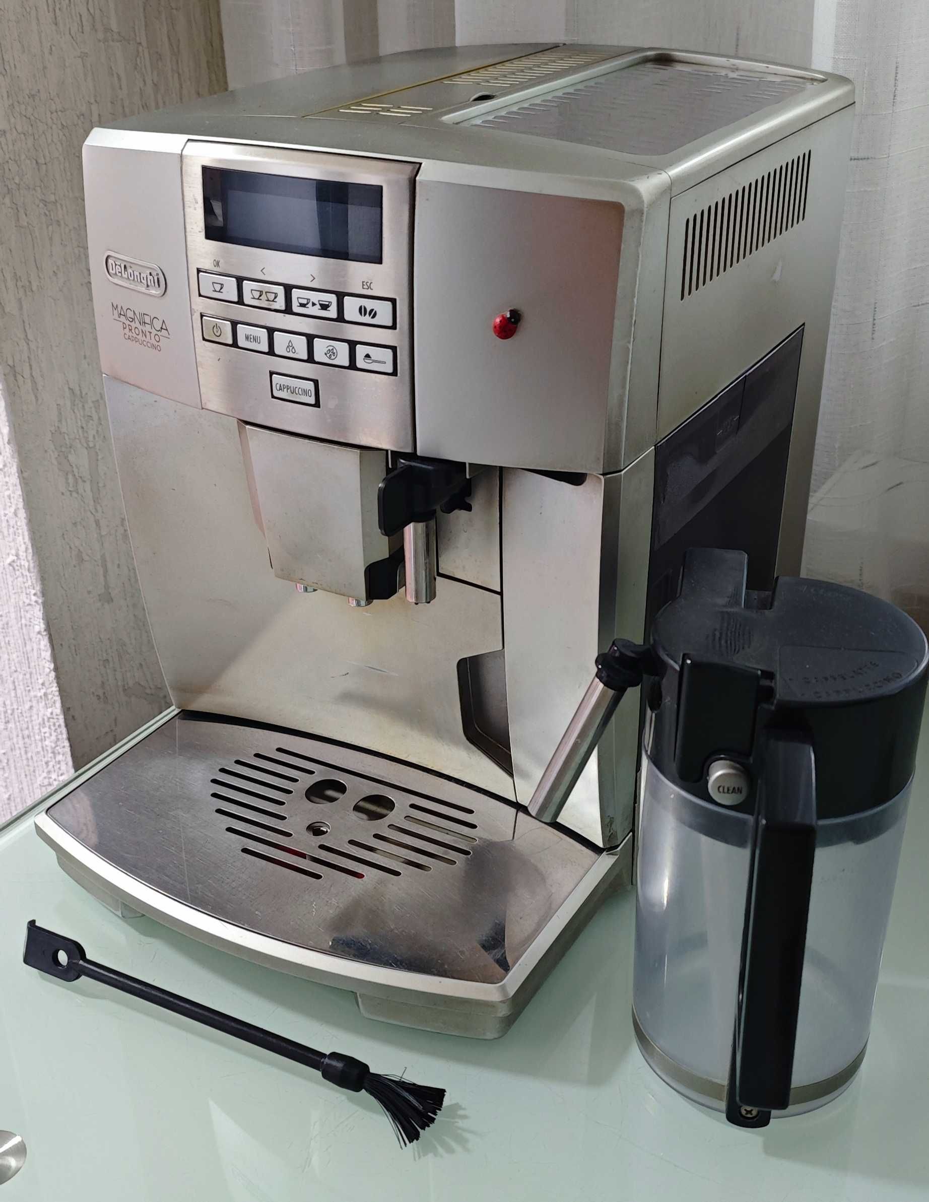 Кофемашина Delonghi