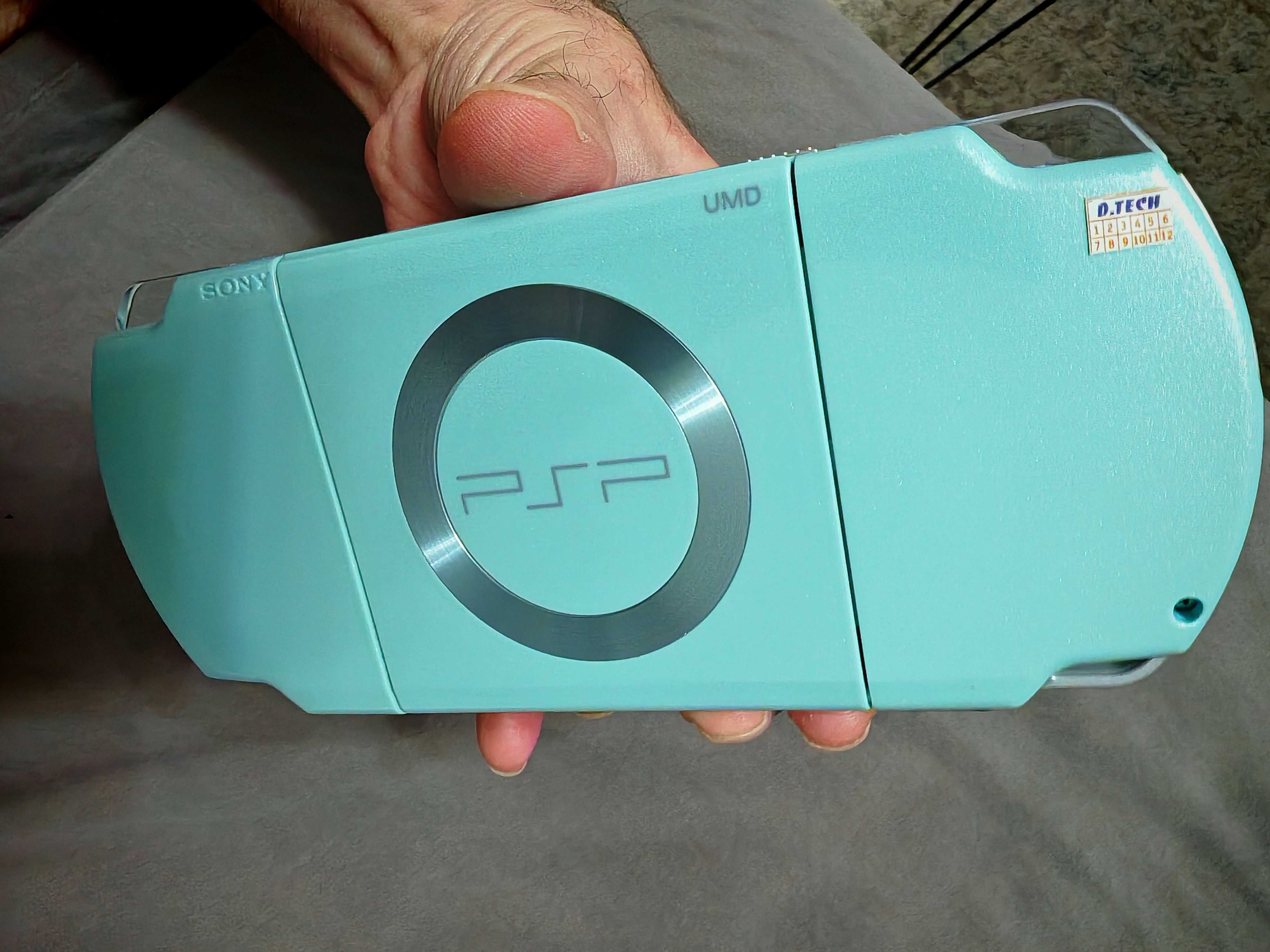 Продам новую PSP-2000 Mint Green