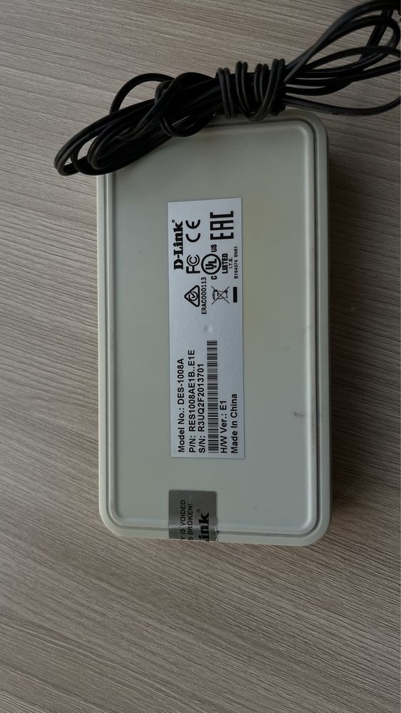 Коммутатор D-Link DES-1008A