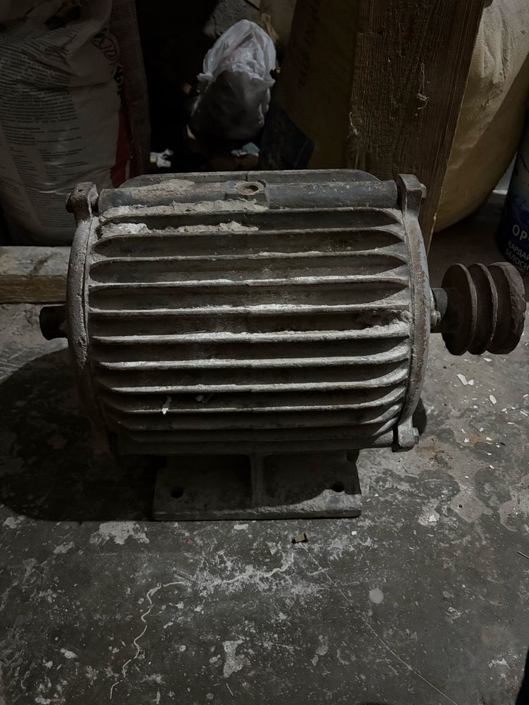 Продам электродвигатель