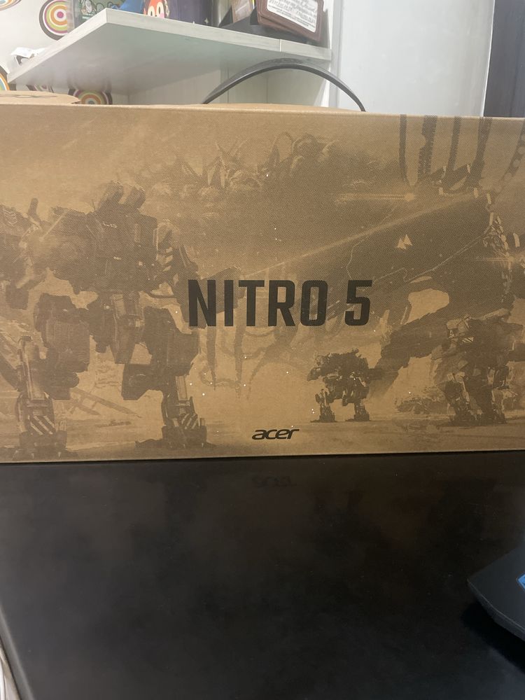 acer nitro 5(rtx 3050),игровой ноутбук идет с комплектом