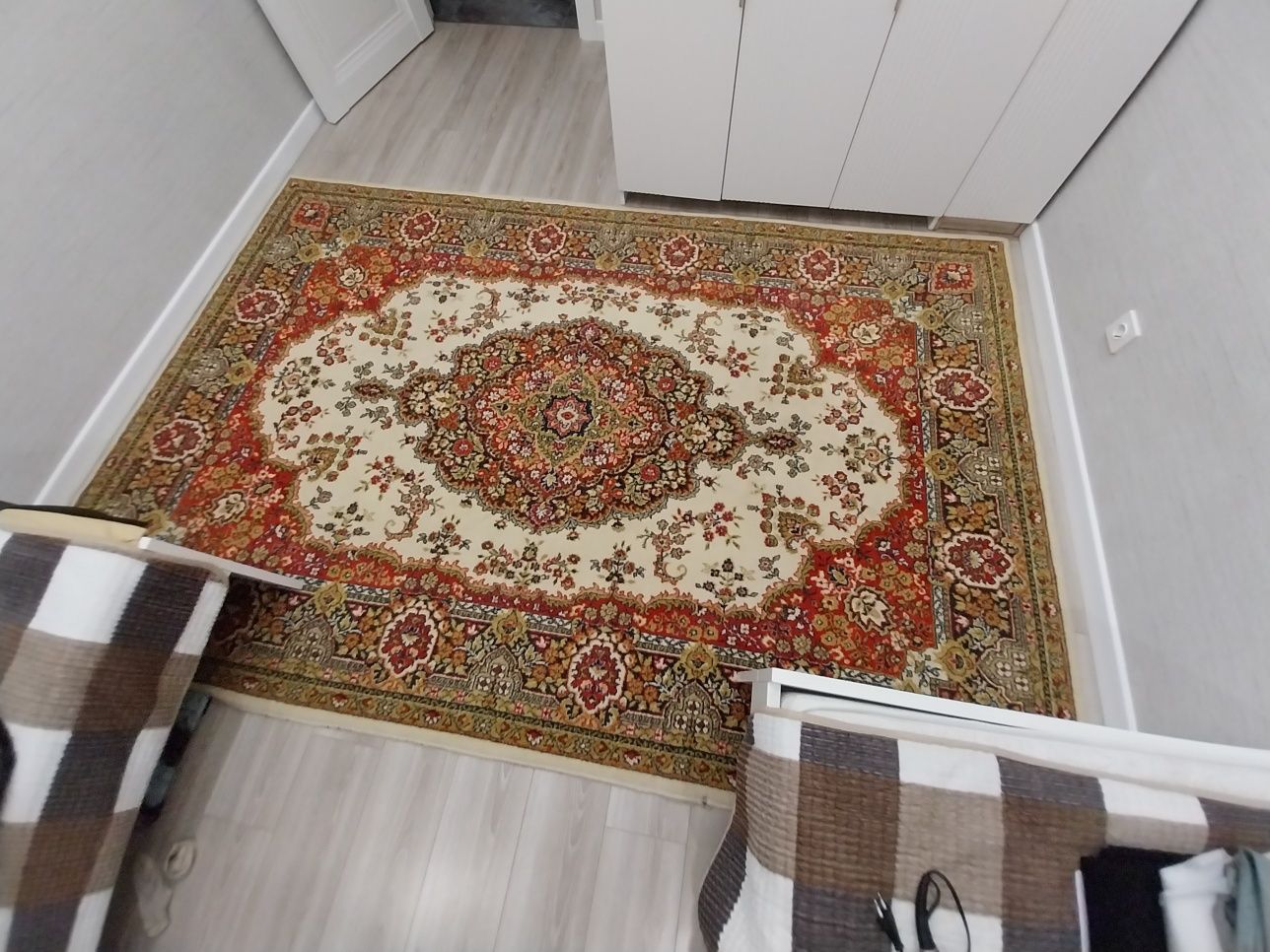Продам палас размером 2*3 в отличном состоянии. Недорого
