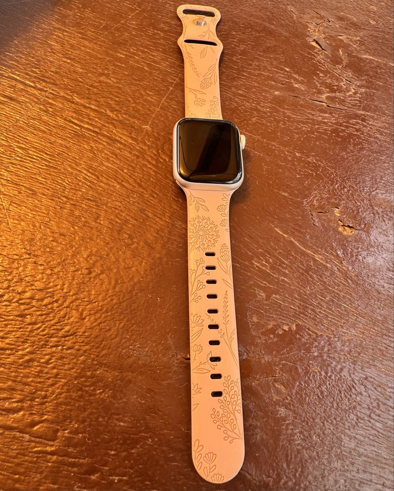 Продам часики Apple Watch SE