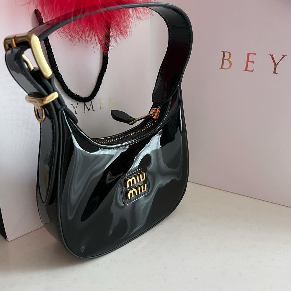 Продам новые сумочки от Miu Miu