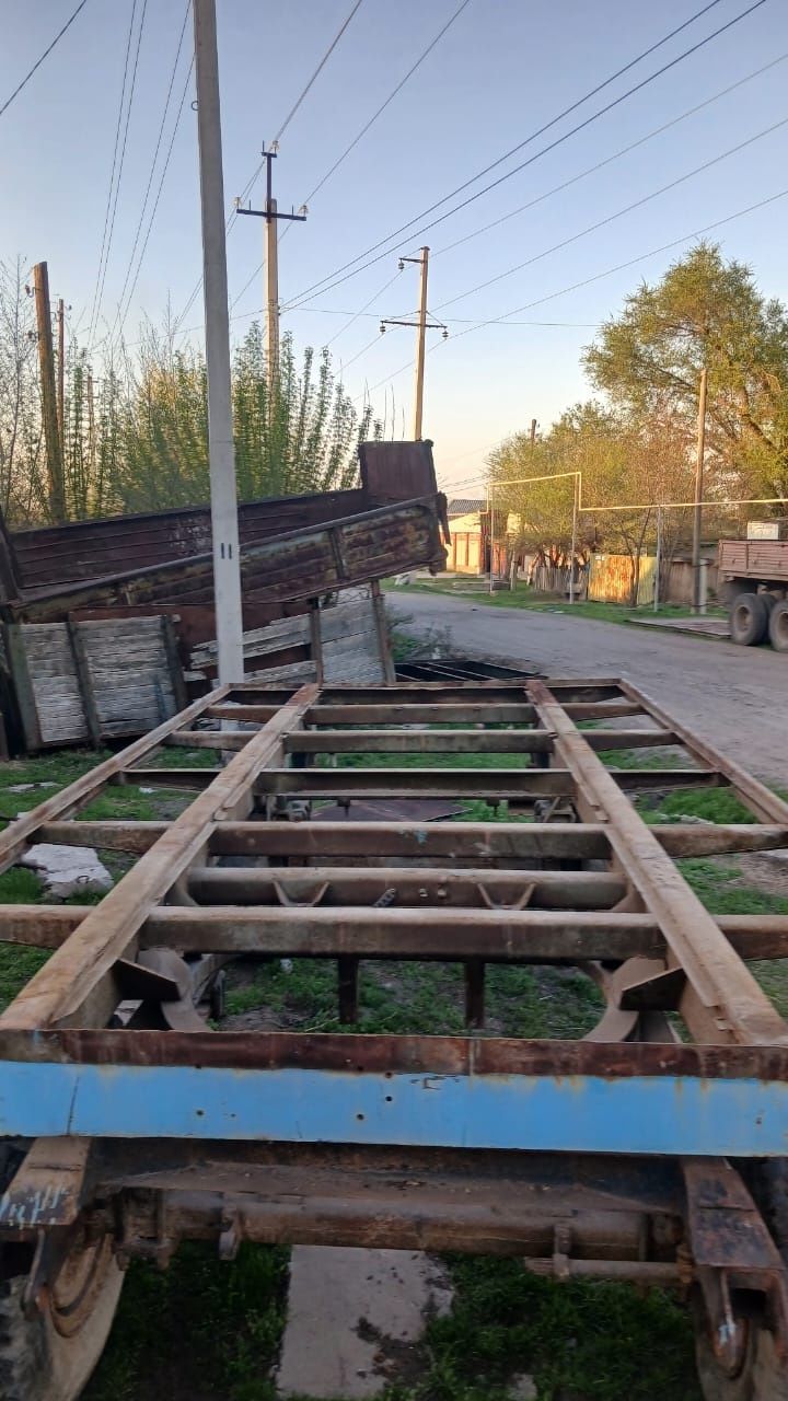 Продам прицеп зил