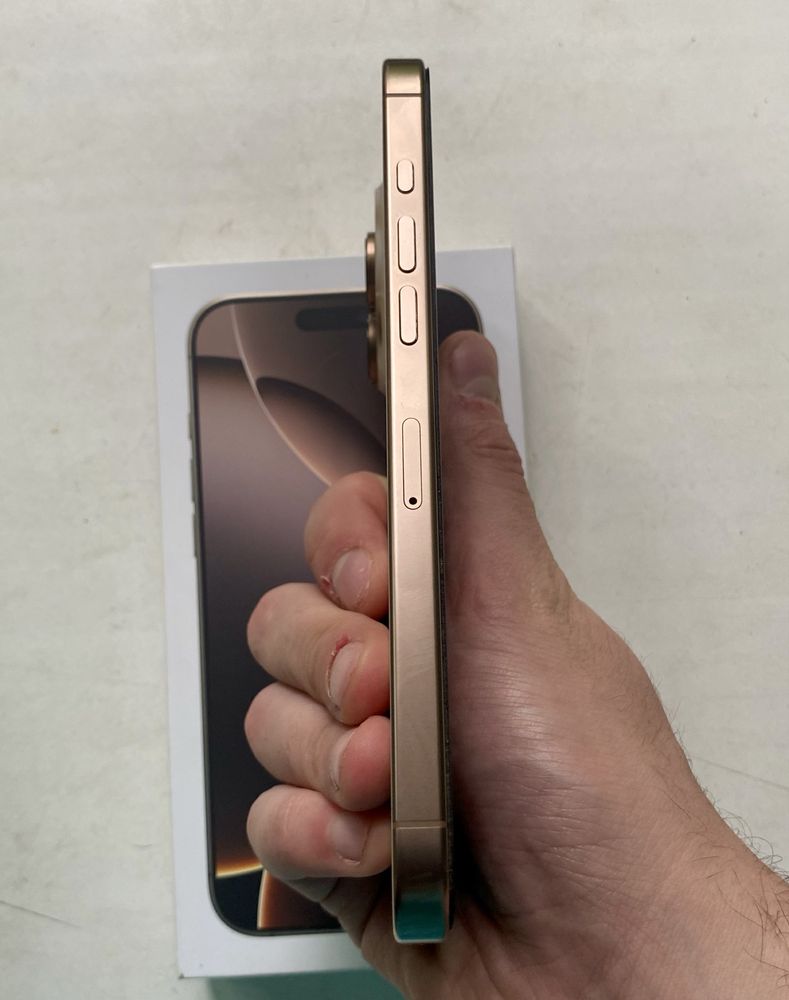 iPhone 16 Pro Max