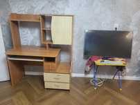 Продам школьный столик и кровать
