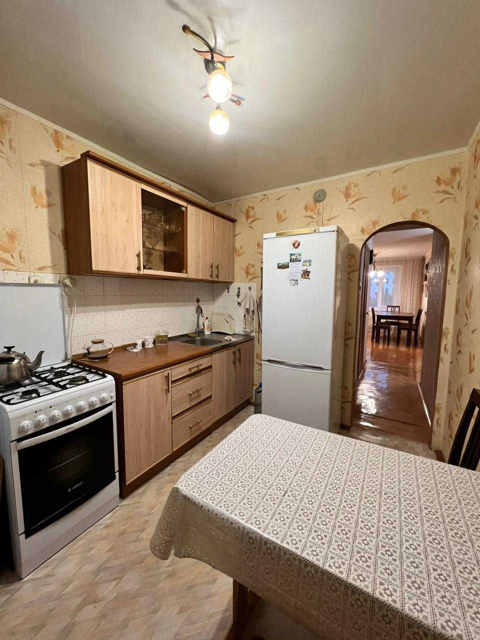 Продается 3 комнатная квартира  в мкр Центральный .