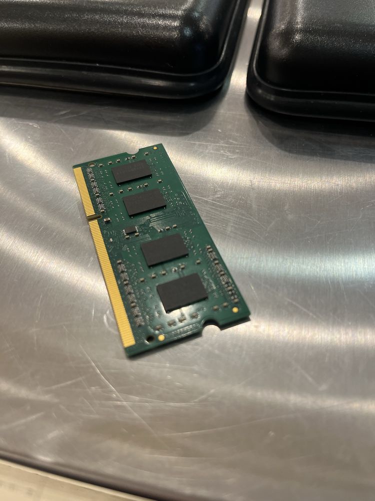 Озу DDR4 4Gb в хорошем состоянии