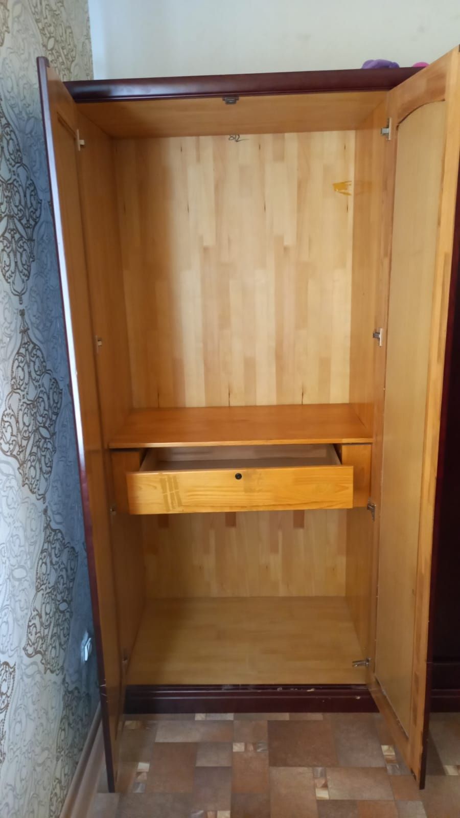 Продаем спальню мебель