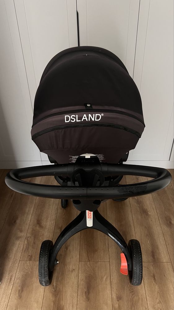 Продам детскую коляску DSLAND