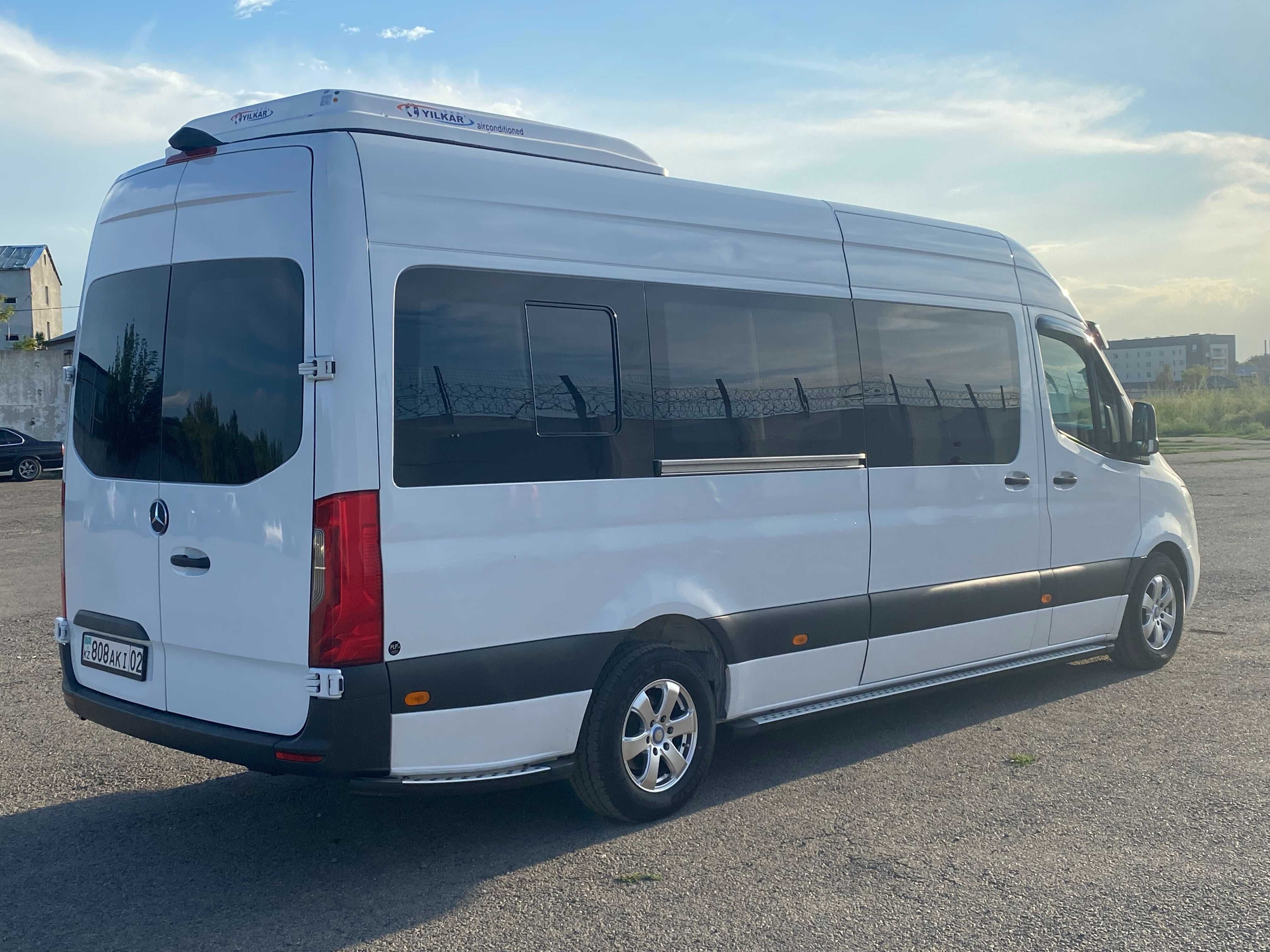 Аренда микроавтобуса, спринтер VIP салон, Mercedes-Benz Sprinter, Хайс