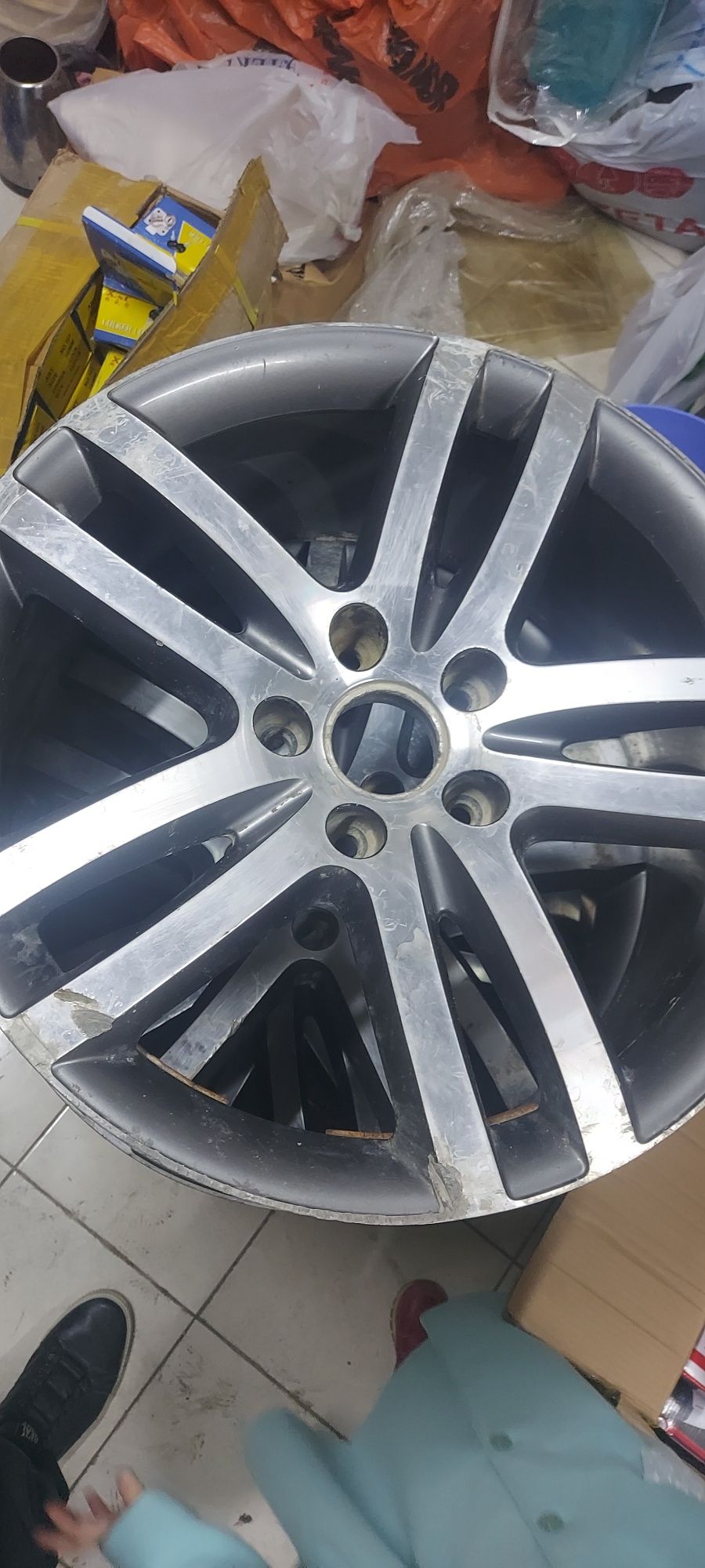 Диск оригинальный на Audi Q7 ,Touareg,Porsche Cayenne,