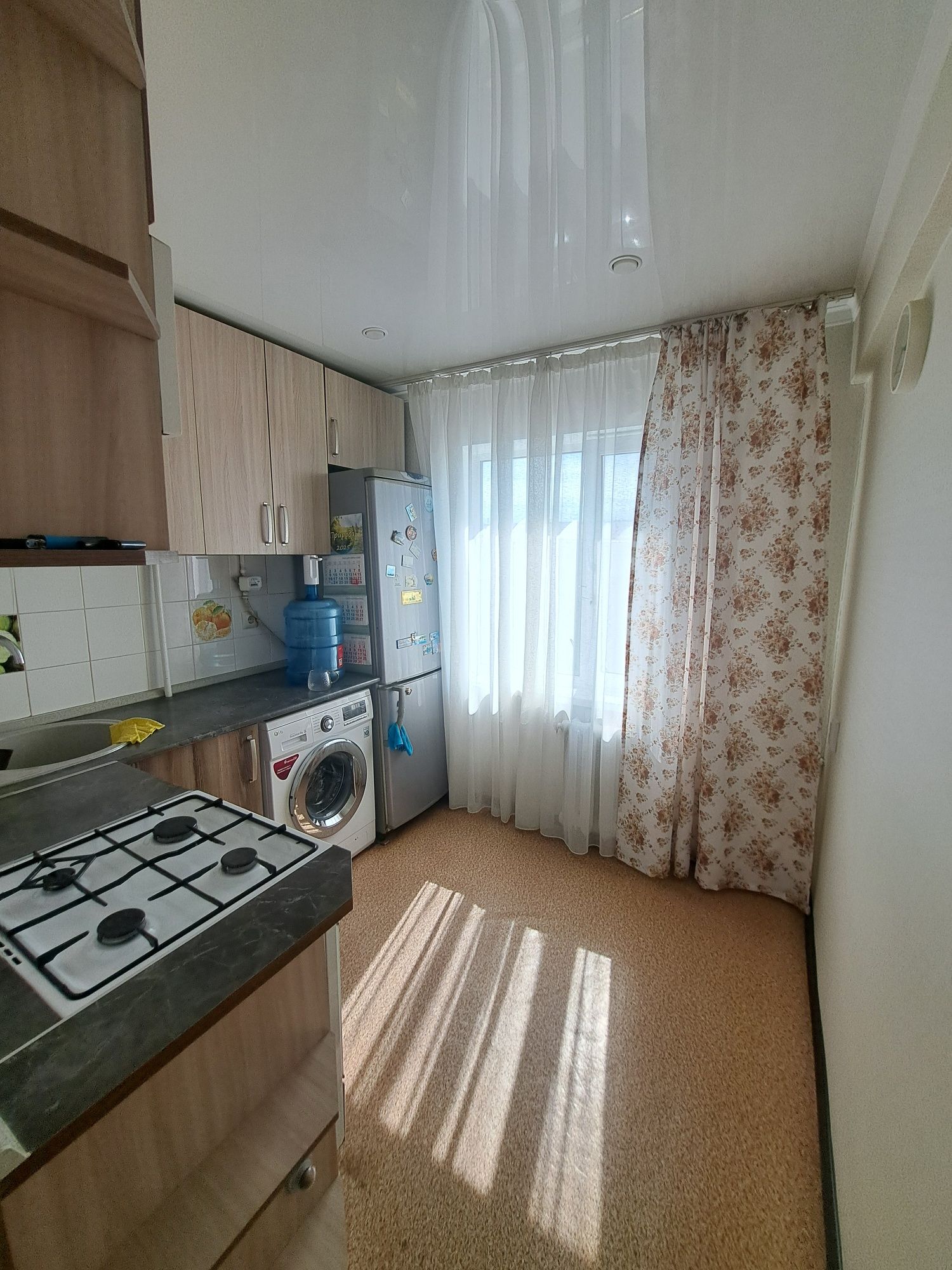Продаётся 2-комн.квартира. Есенберлина 32.