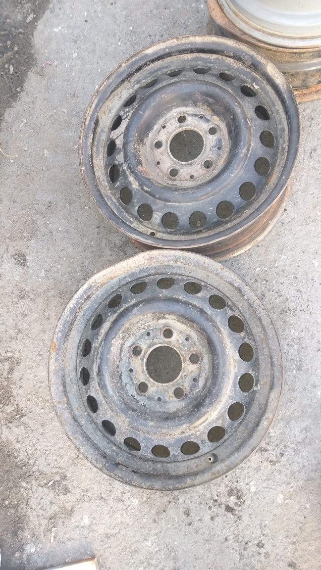Диски R15  Audi 100 , A6 .