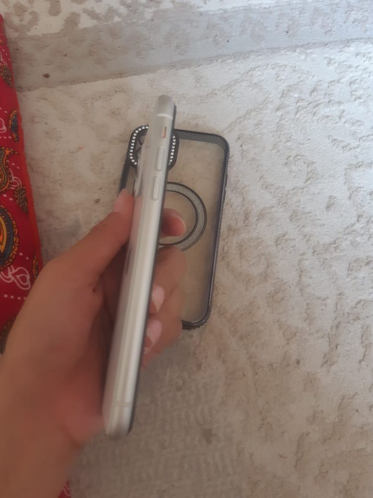 iPhone 11 64 гб белый