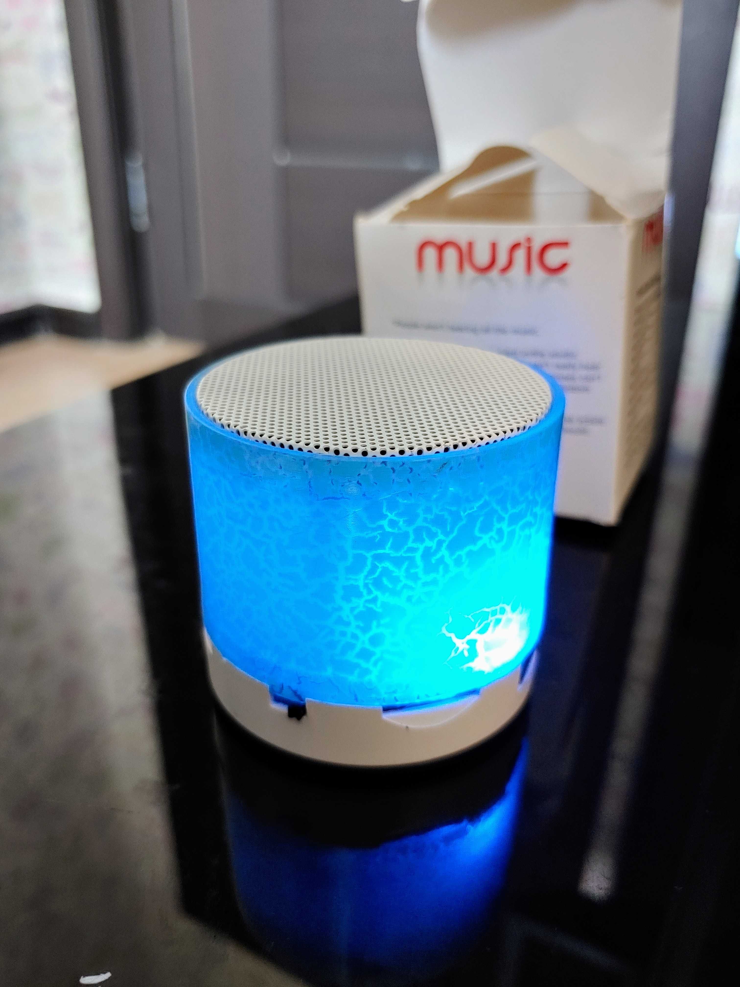 Новая портативная беспроводная Bluetooth колонка с подсветкой в коробк
