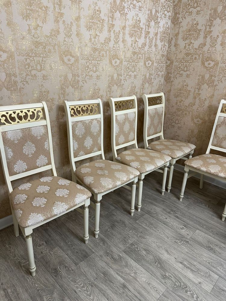 Продается набор стульев со столом