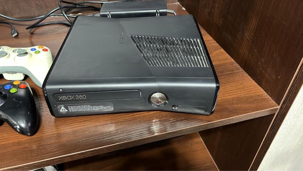 Продам XBOX 360