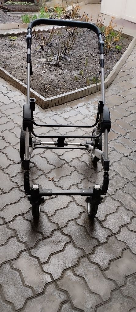 Читайте внимательно! Срочно продам детские коляску и велосипед.