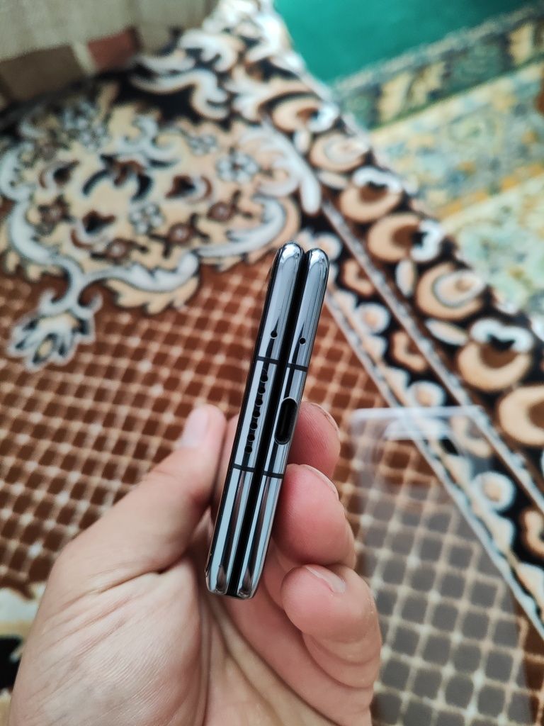 Срочно есть рассрочка Продам Huawei Mate X3