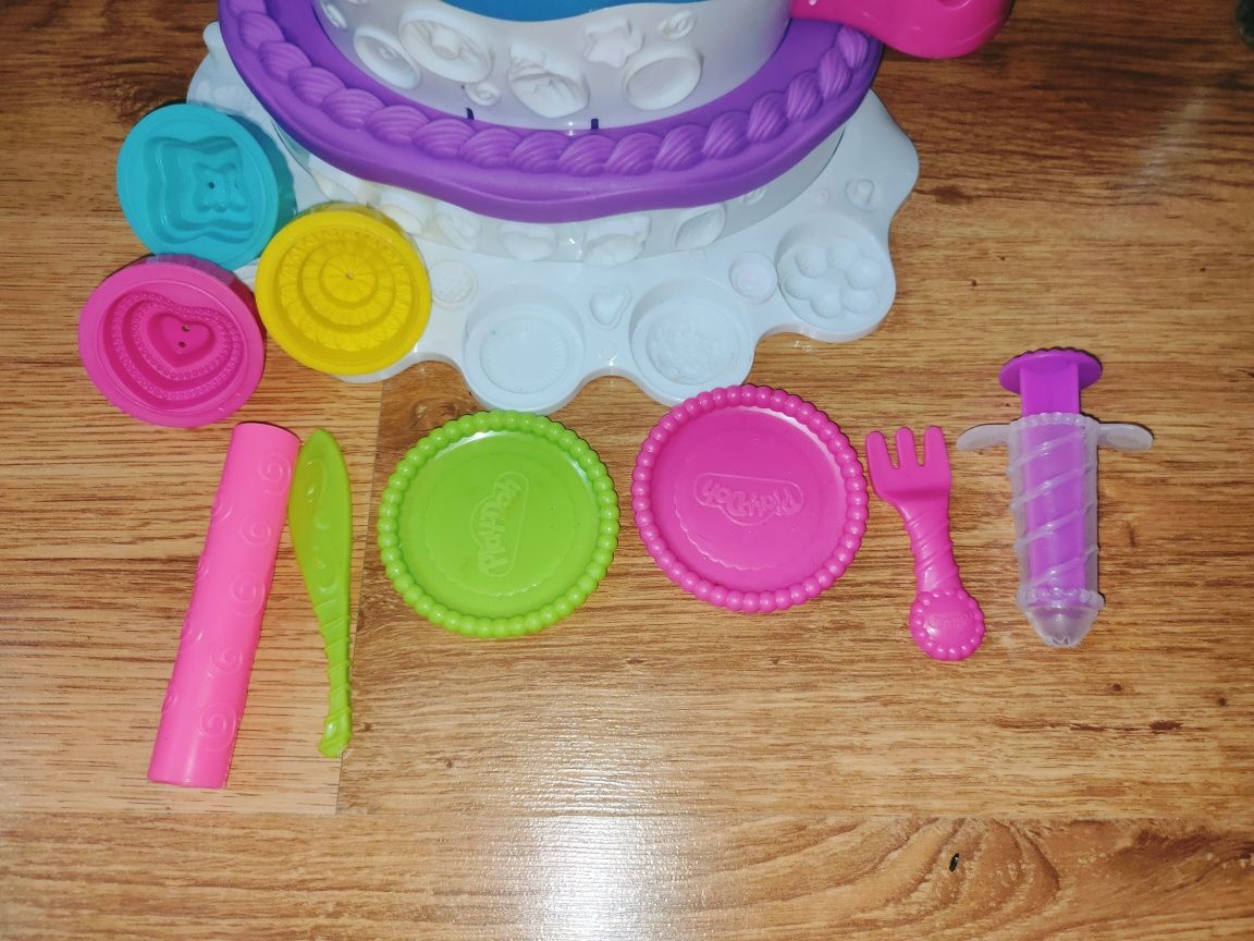 Срочно Hasbro набор "Праздничный торт Play-Doh" 5000