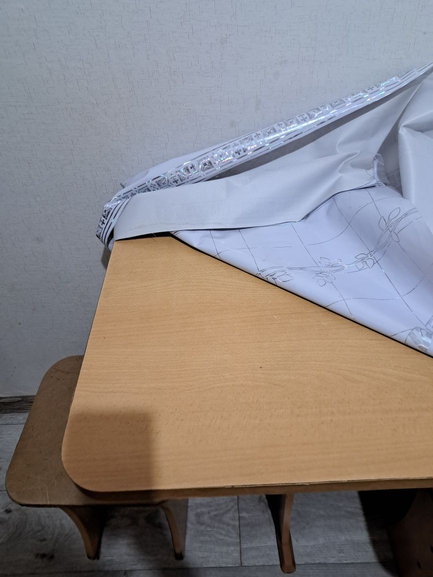 Продам б/у кухонный стол