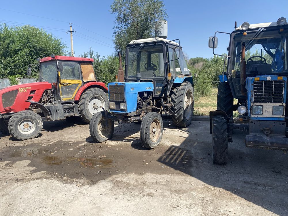 Продам два трактора мтз 80