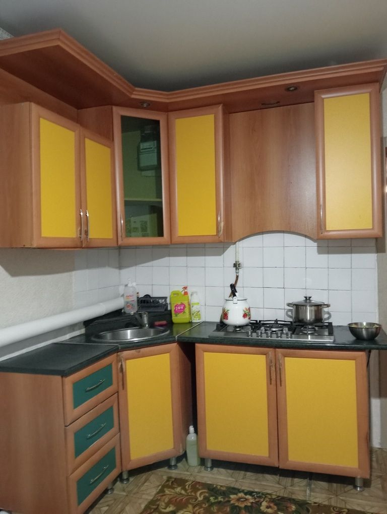 Продам кухонный гарнитур б/у
