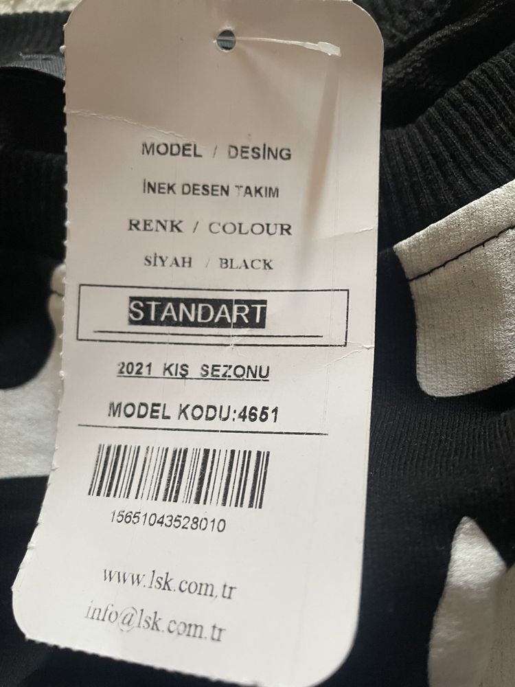 Продаем новенькие модные свитшоты в коровьем принте.