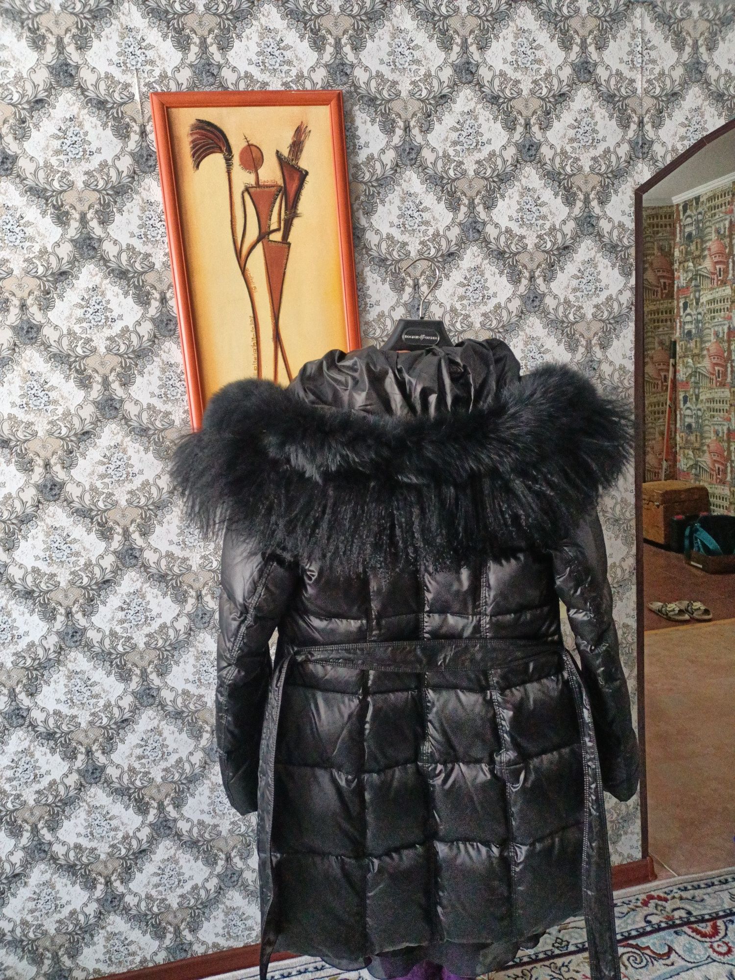 Продам зимний пуховик
