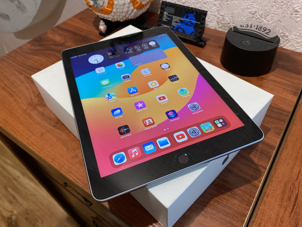 Продам iPad Wi-Fi 32Gb Space Gray