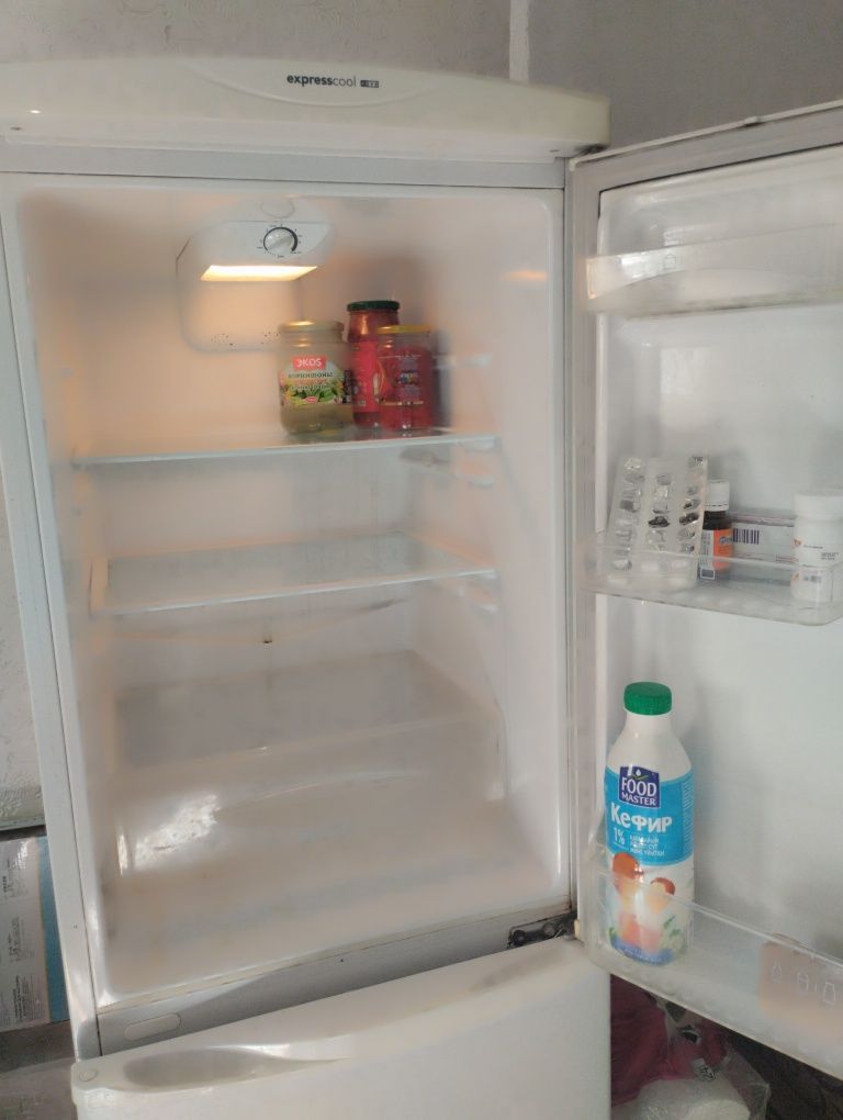 Продам холодильник