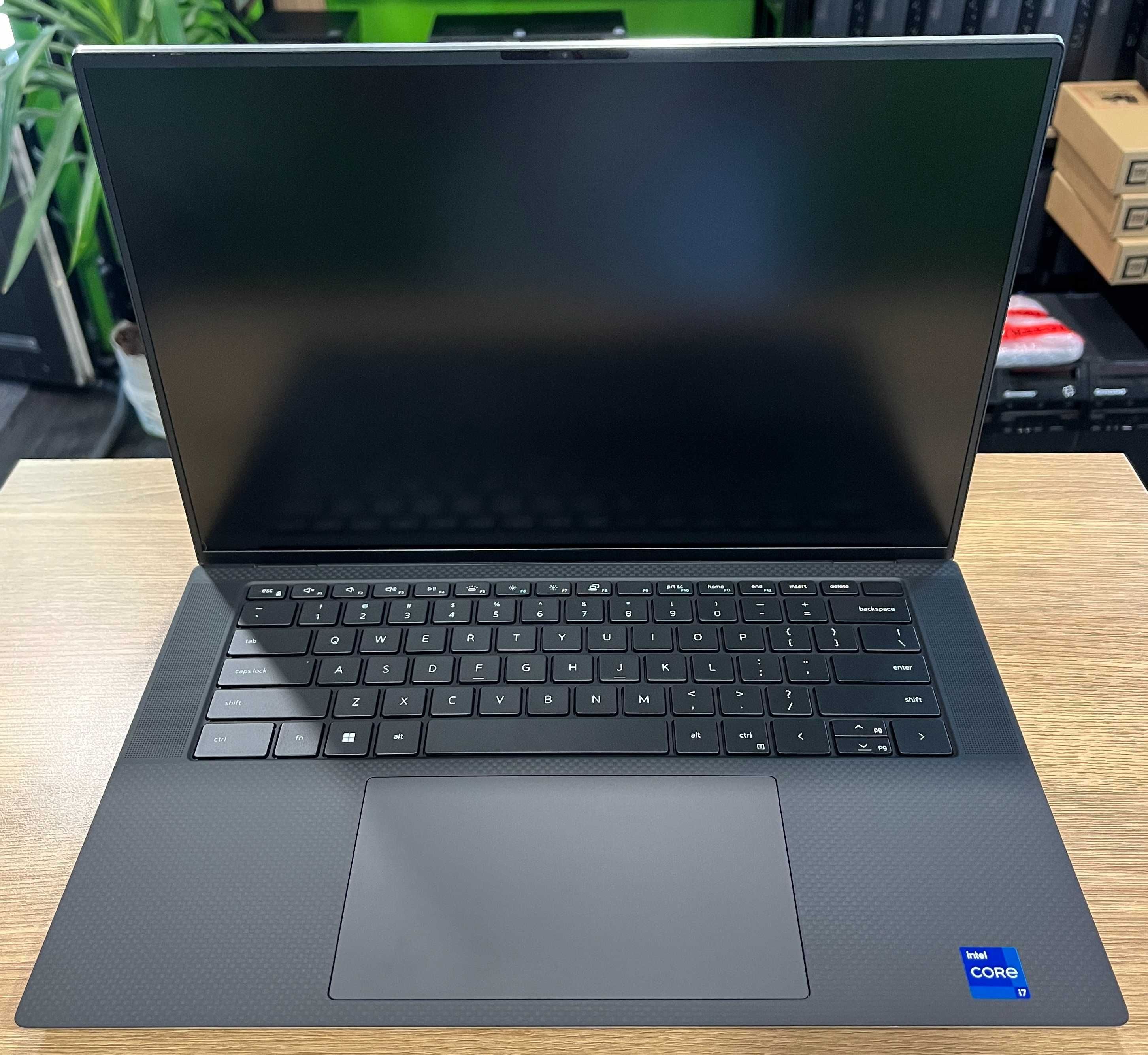 Dell XPS 9510. Core I7-11800H - 1,9/4,6 GHz, 16/512 GB, RTX 3050Ti 4GB