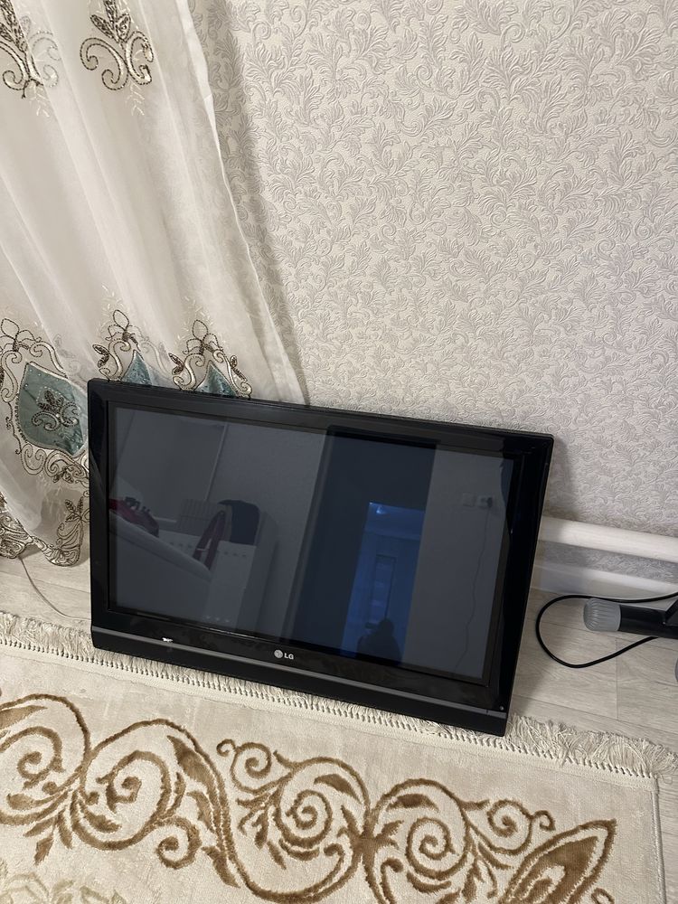 телевизор почти новый таза LG келсемиз