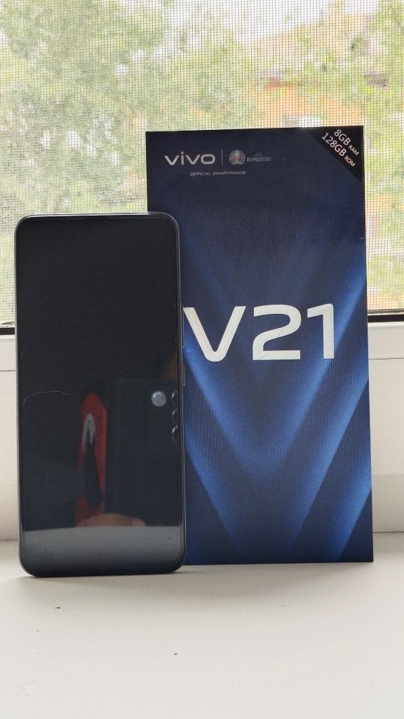 продам  VIVO V21